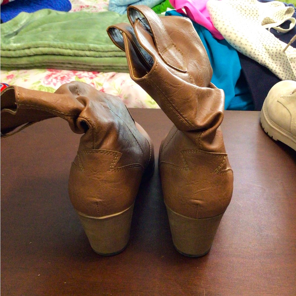 Charles Albert short tan western style boot with heel size 9 - Picture 2 of 12